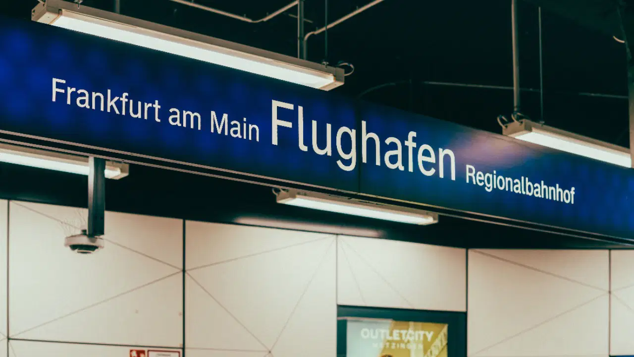 Frankfurt Havalimanı'nda Sıtma Sebebiyle İki Çalışan Hayatını Kaybetti