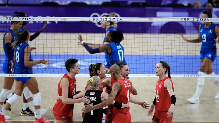 Paris 2024: Türkiye kadınlar voleybolda yarı finalde İtalya'ya yenildi