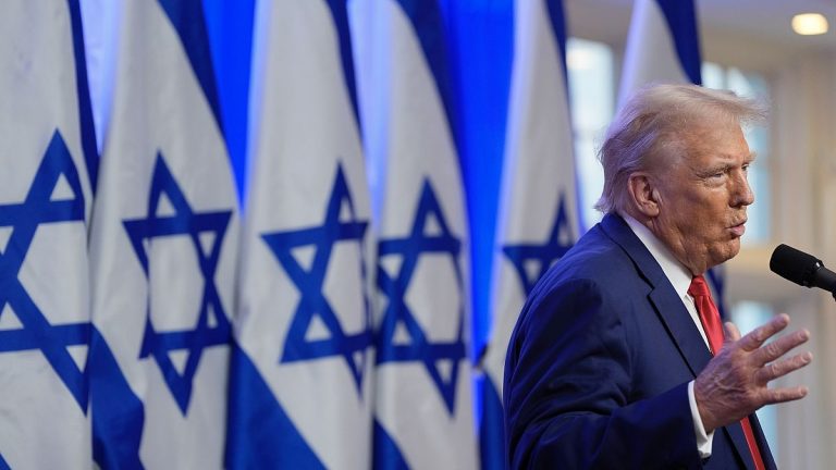Trump: Hamas destekçileri sınır dışı edilecek, ABD'de İsrail'i yok etmek isteyenler istemiyoruz