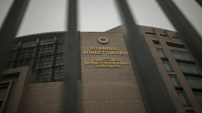 Menzil cemaatinin şer’i mahkemesi anayasal düzeni tehdit eder mi?