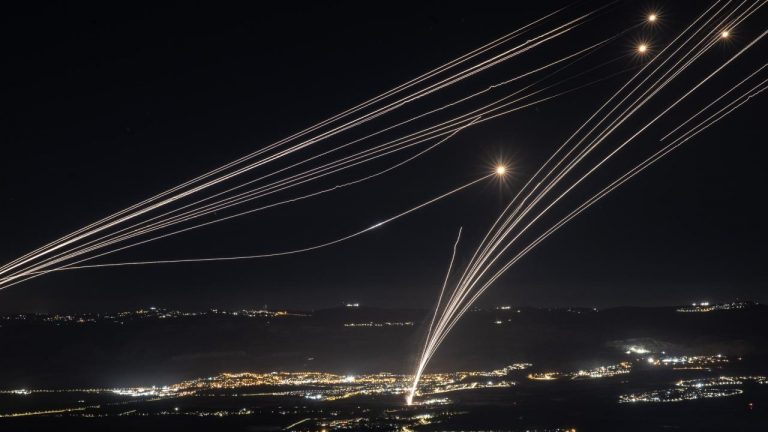 Katil İsrail son 24 saatte Lübnan’a 87 hava saldırısı düzenledi