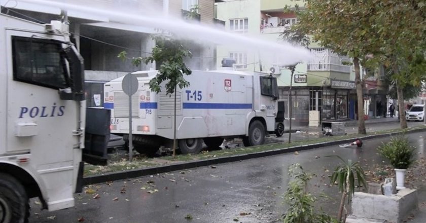 Batman’da yol kaosu: TOMA ve biber gazıyla polis müdahalesi! – Son Dakika Türkiye, Siyasi haberler