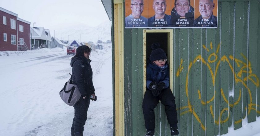 Grönland’da ilk kez bir seçim dikkatle izlenecek