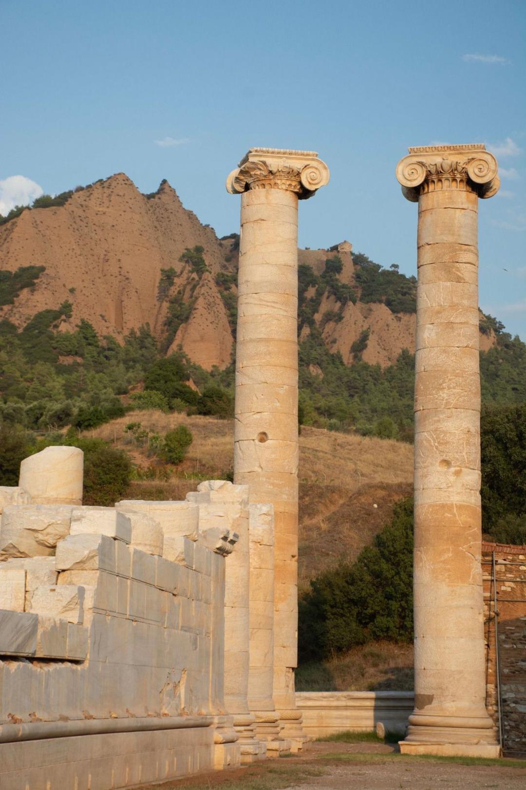     Sardes Antik Şehir ve Bin Hills Lydia Tumuli, UNESCO Dünya Mirası Listesine girdi! Bakan Ersoy: 