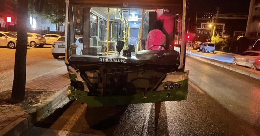 Bursa’da otobüs ile otomobil çarpıştı: 7 yaralı
