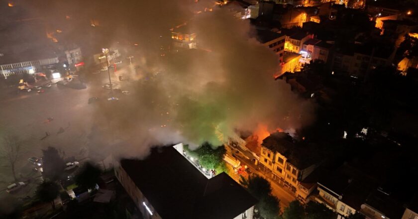 Kütahya’da iş yerinde çıkan yangın söndürüldü