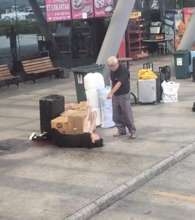 Kızını otobüs durağında vuran babanın vatandaşları