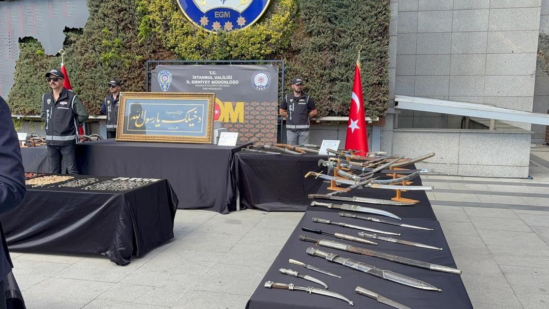 Köşe dünyada arandı, 20 yıl sonra İstanbul'da bulundu: 5 bölgede 11 operasyon! Binlerce eser ele geçirildi 4