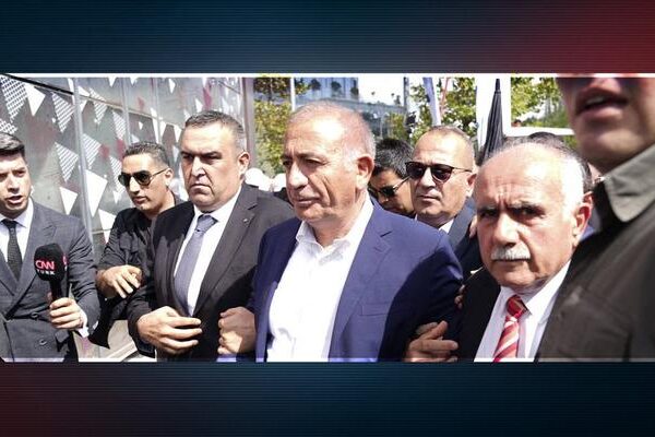 CHP’den ‘Kayyum bitti’ çıkışı gelmişti! Gürsel Tekin’den yanıt geldi: “Biz Çağrı Heyeti olarak görevimizin başındayız”