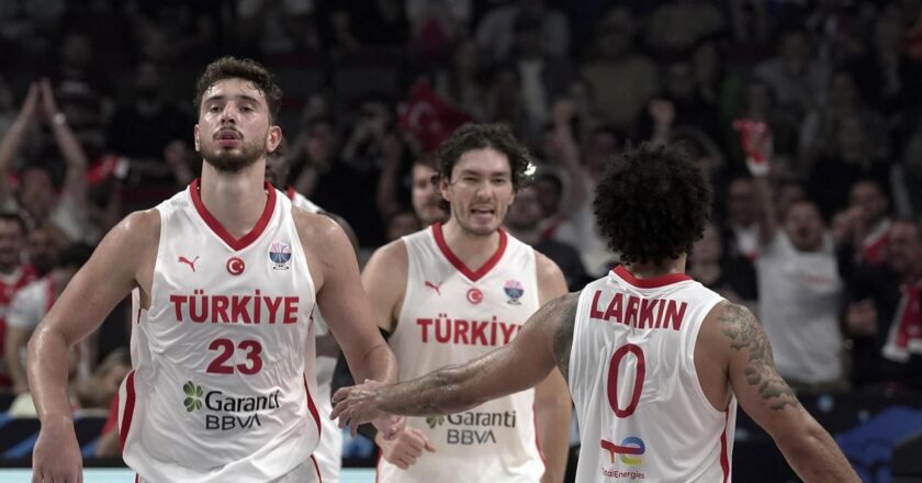 Grup lideri 12 Dev Adam, son 16 turunda İsveç’le karşılaşacak