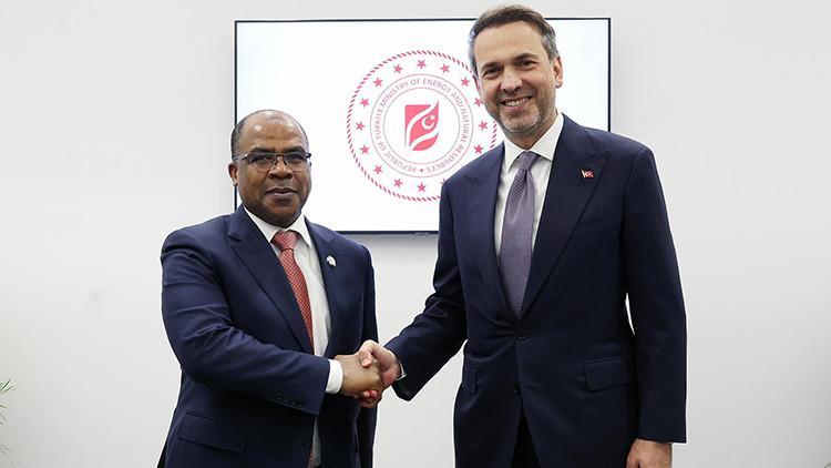 Bakan Bayraktar, Libya Petrol ve Gaz Bakanı Abdulsadek ile görüştü