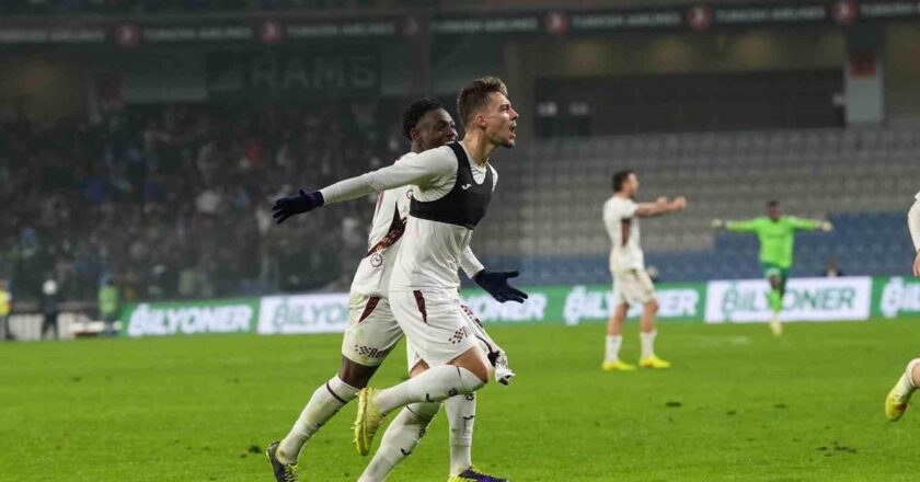İstanbul’da gol düellosu! 7 gollü maçta Trabzonspor, 100’üncü dakikada 4-3 kazandı! –