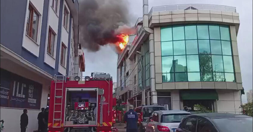 İstanbul’daki otelde çıkan yangında 9 kişi kurtarıldı