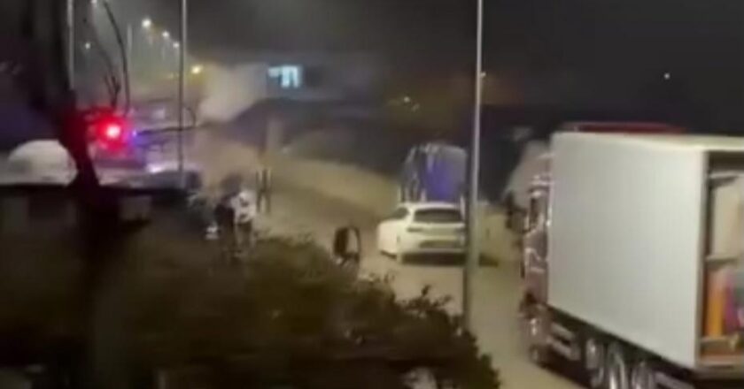 Sokakta yürürken kurşunların hedefi oldu