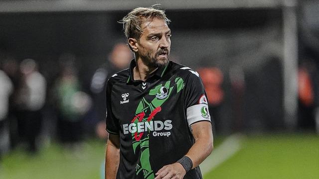 Türk futbolunda bir devir sona erdi! Caner Erkin kramponlarını astı…