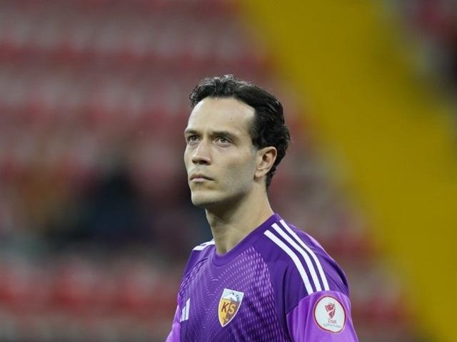Kocaelispor, kaleci Onurcan Piri’yi kadrosuna kattı
