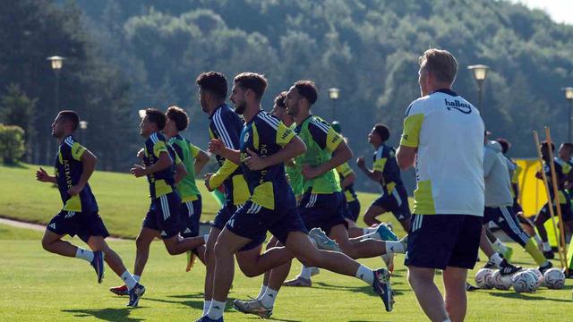 Fenerbahçe günü çift antrenmanla tamamladı